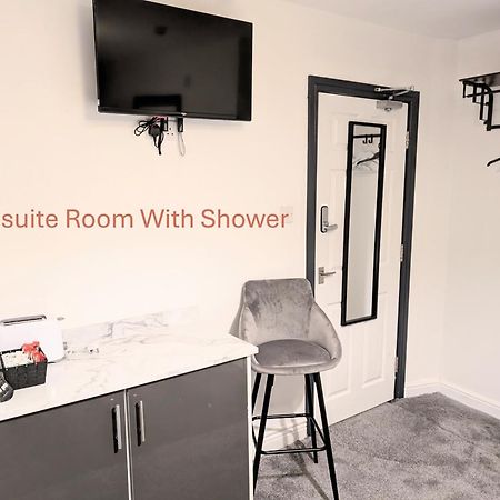 Blok 3 -Jacuzzi Suites, Apartment & Ensuite Rooms Blackpool Esterno foto