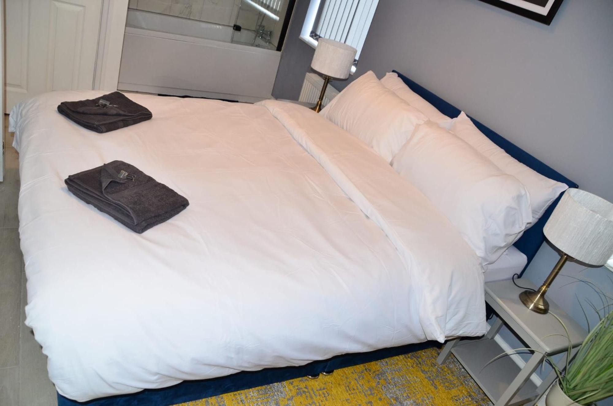 Blok 3 -Jacuzzi Suites, Apartment & Ensuite Rooms Blackpool Esterno foto