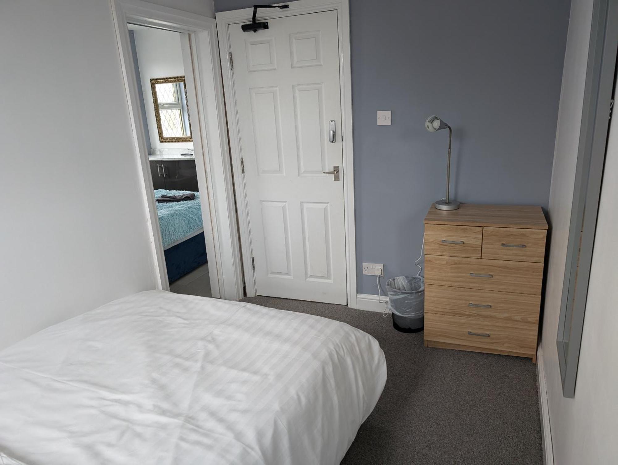 Blok 3 -Jacuzzi Suites, Apartment & Ensuite Rooms Blackpool Esterno foto