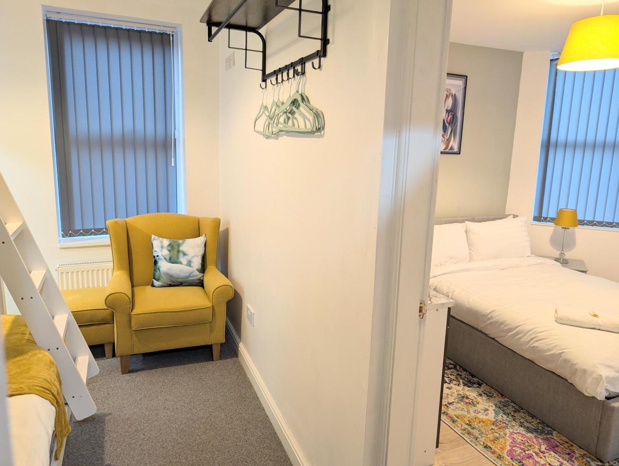 Blok 3 -Jacuzzi Suites, Apartment & Ensuite Rooms Blackpool Esterno foto