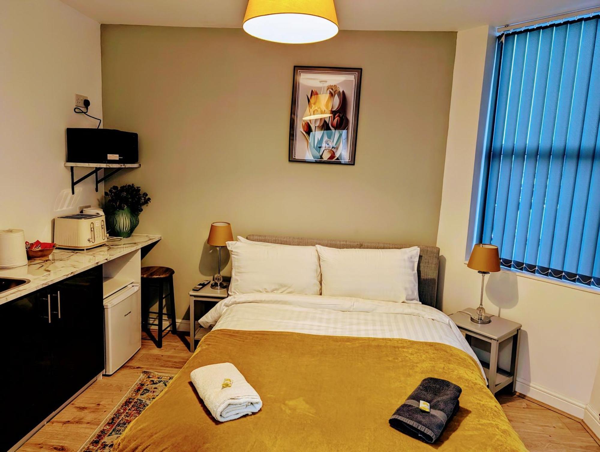 Blok 3 -Jacuzzi Suites, Apartment & Ensuite Rooms Blackpool Esterno foto