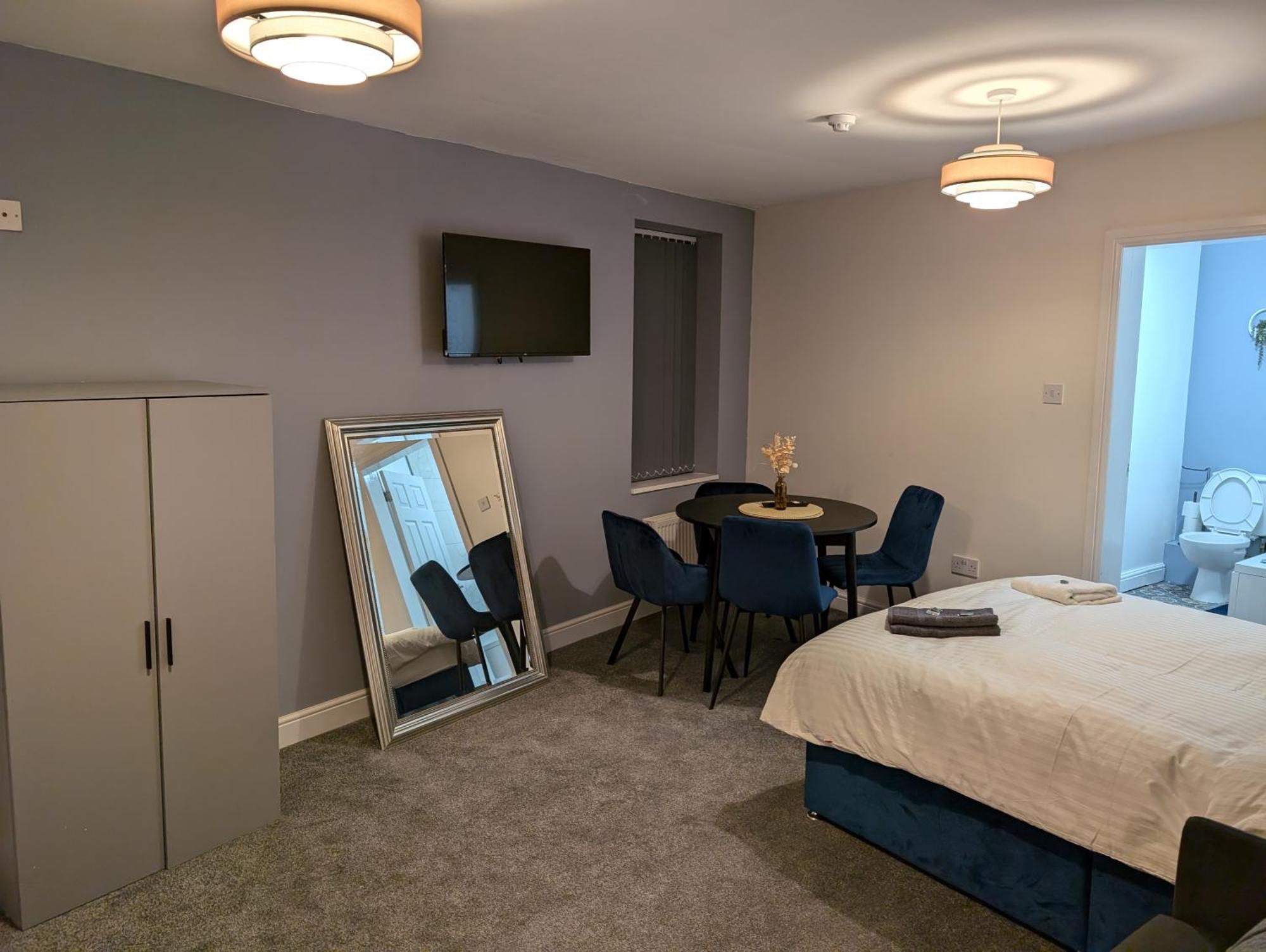 Blok 3 -Jacuzzi Suites, Apartment & Ensuite Rooms Blackpool Esterno foto