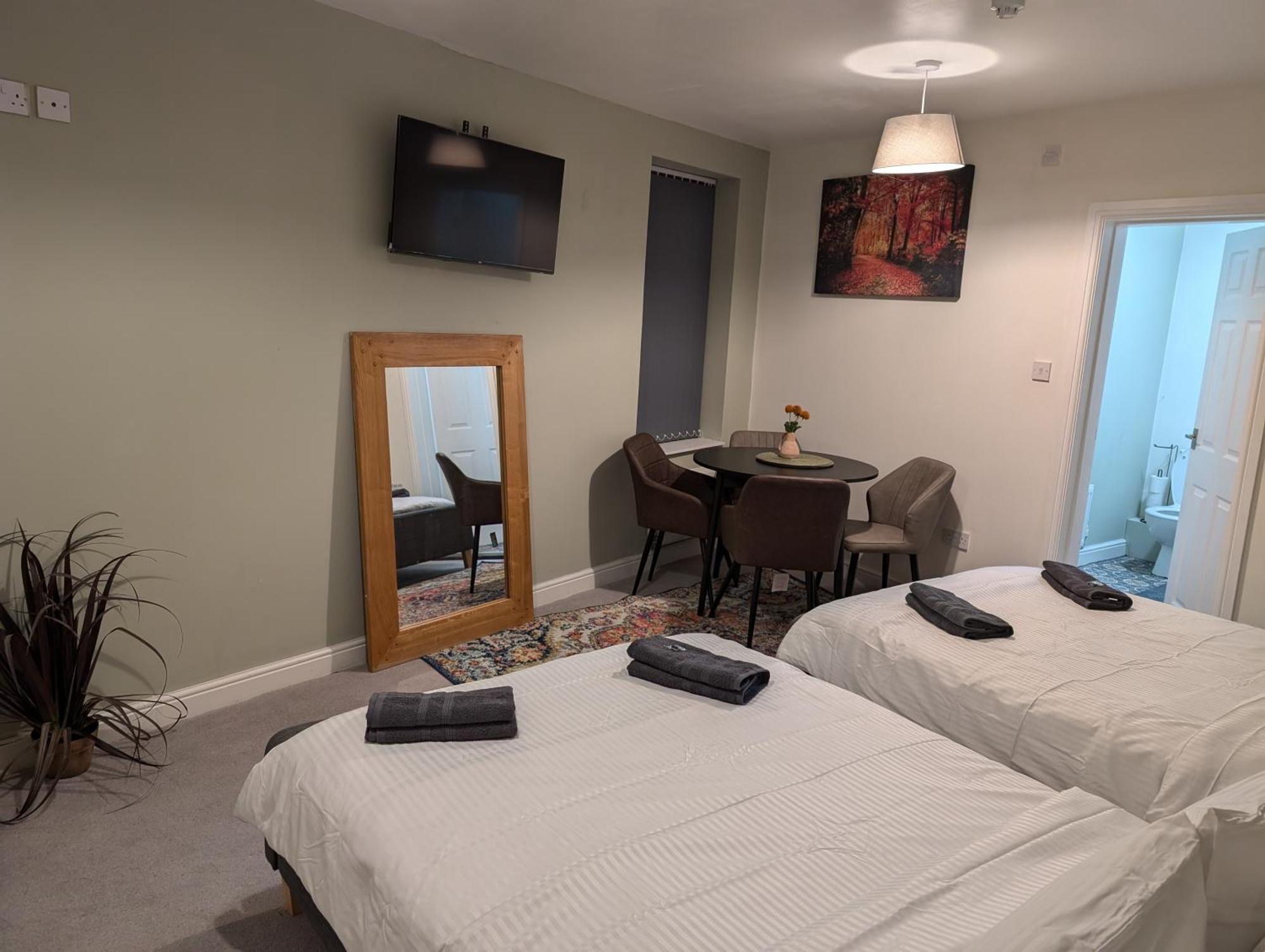 Blok 3 -Jacuzzi Suites, Apartment & Ensuite Rooms Blackpool Esterno foto