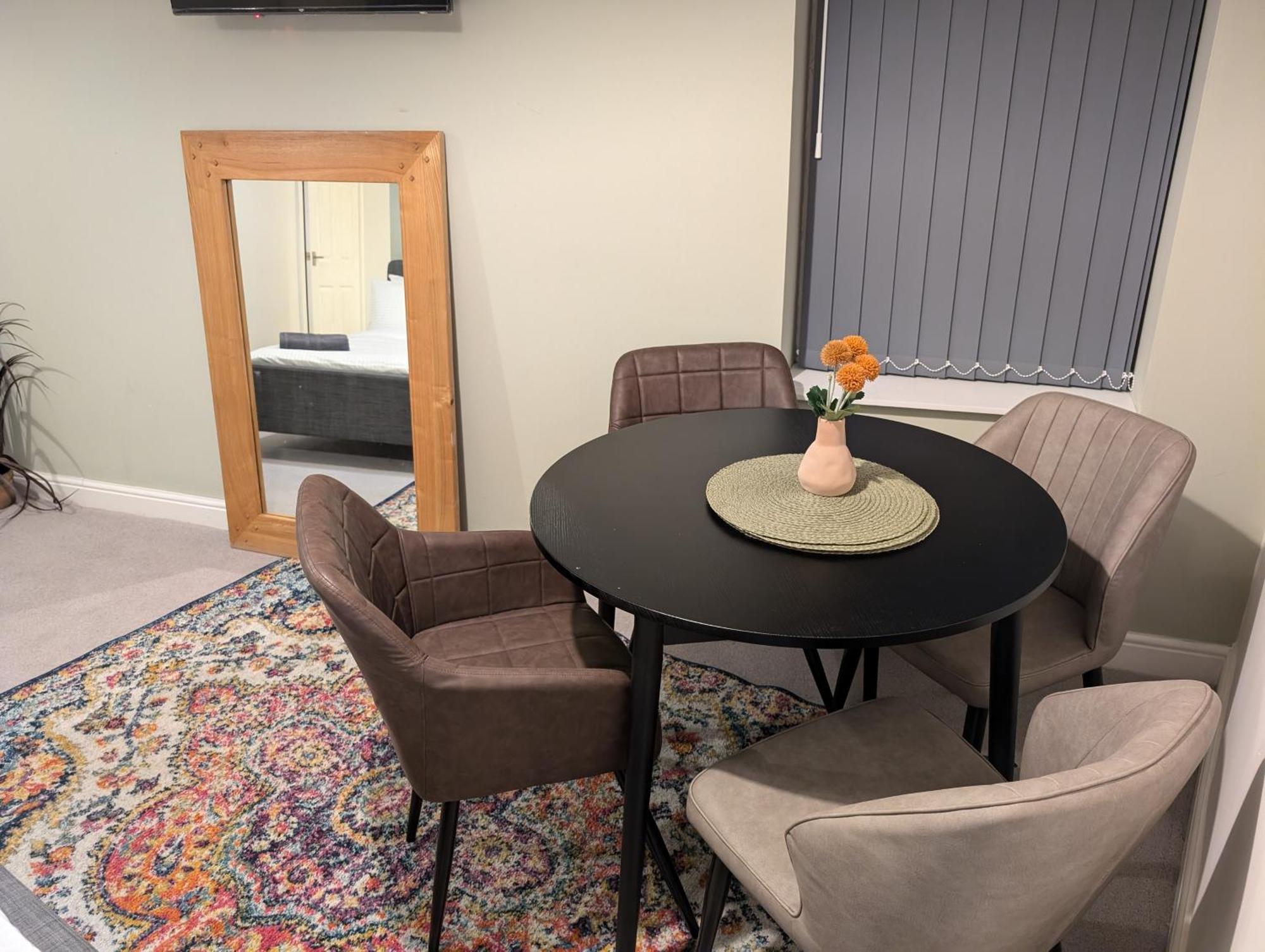 Blok 3 -Jacuzzi Suites, Apartment & Ensuite Rooms Blackpool Esterno foto