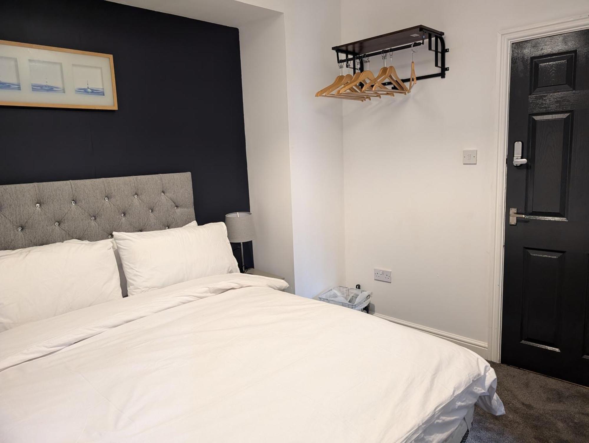 Blok 3 -Jacuzzi Suites, Apartment & Ensuite Rooms Blackpool Esterno foto