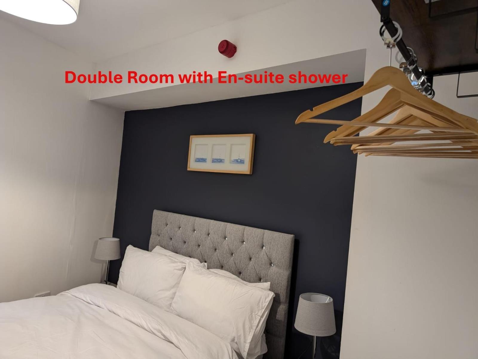 Blok 3 -Jacuzzi Suites, Apartment & Ensuite Rooms Blackpool Esterno foto
