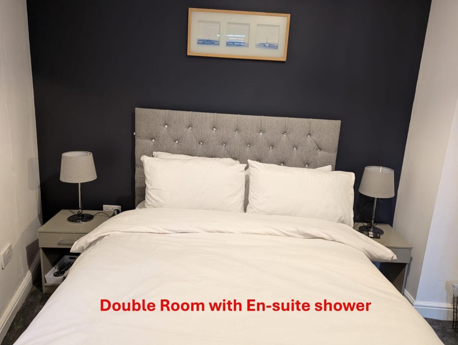 Blok 3 -Jacuzzi Suites, Apartment & Ensuite Rooms Blackpool Esterno foto