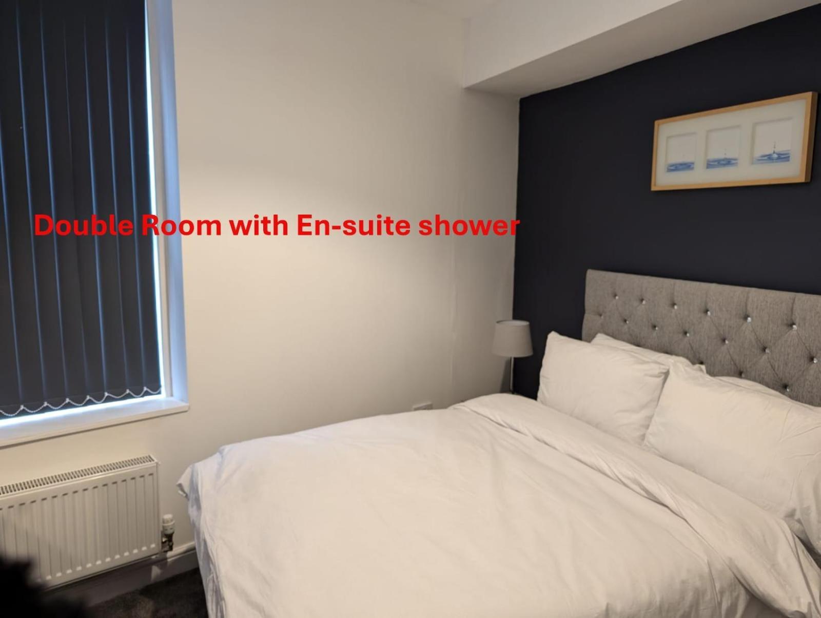 Blok 3 -Jacuzzi Suites, Apartment & Ensuite Rooms Blackpool Esterno foto