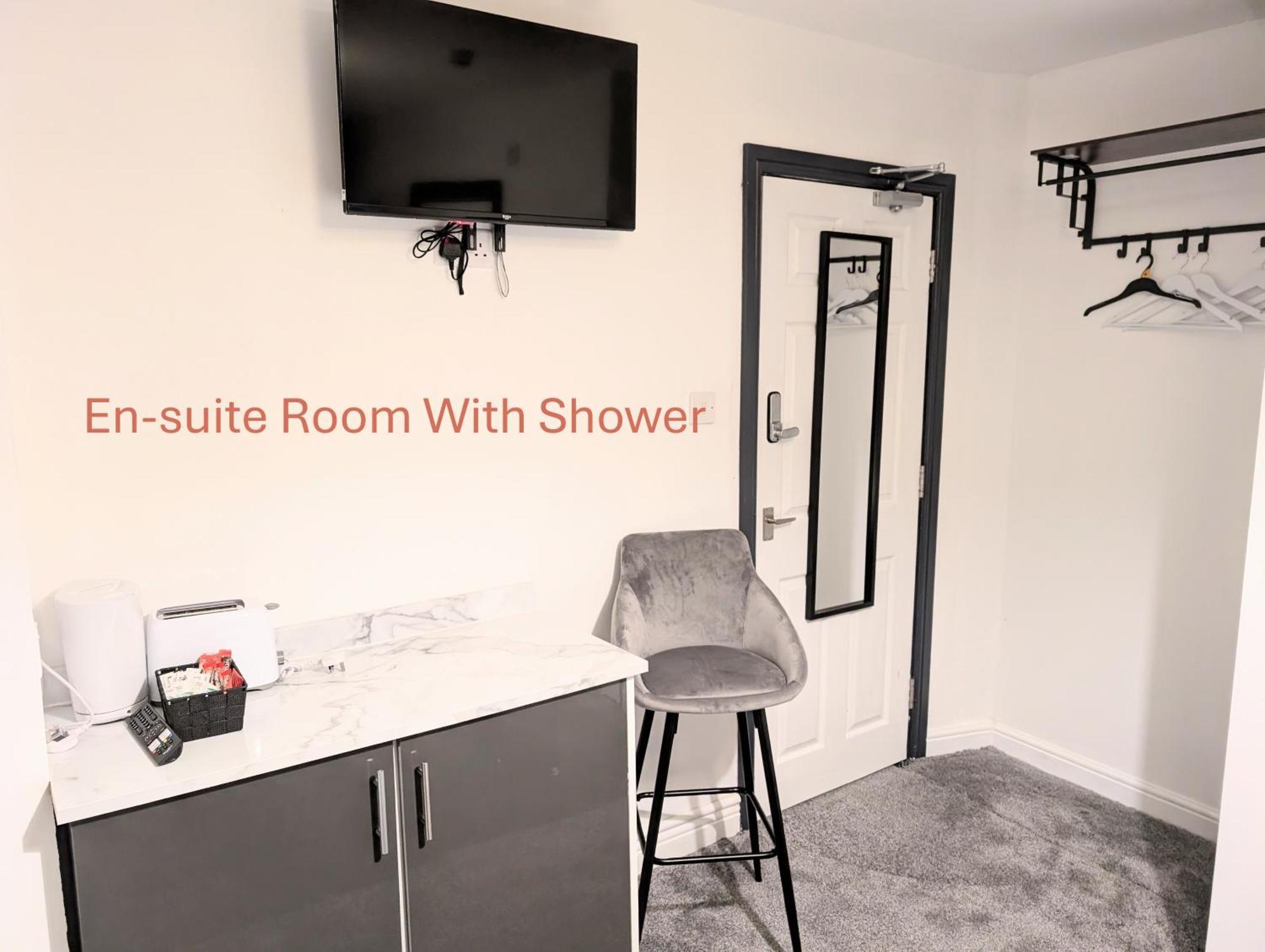 Blok 3 -Jacuzzi Suites, Apartment & Ensuite Rooms Blackpool Esterno foto