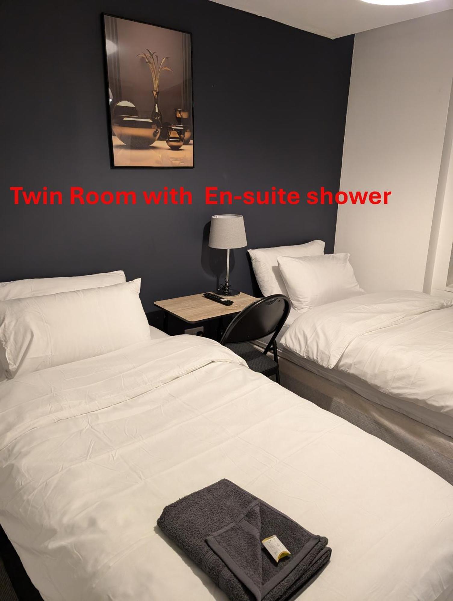Blok 3 -Jacuzzi Suites, Apartment & Ensuite Rooms Blackpool Esterno foto